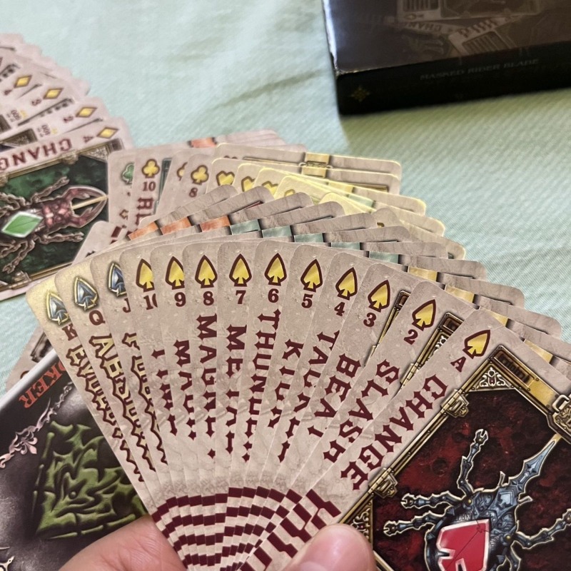 شخصيات بانداي كامين رايدر الرس - مراجعة Themed Playing Card وسعره